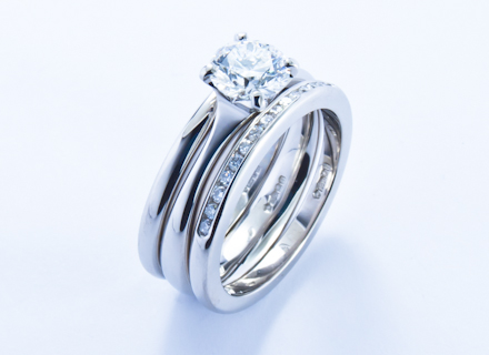 Four claw platinum ring with a round brilliant cut diamond
