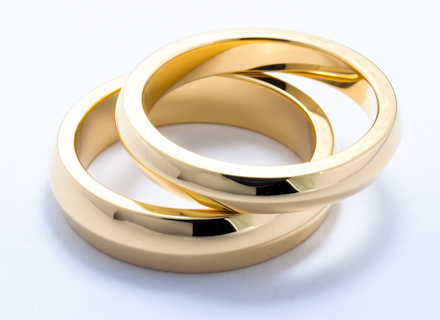 Wedding rings with ridge detail