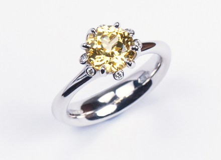  Summer Meadow ring in platinum, set with a yellow sapphire