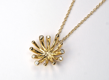 Autumn Meadow gold pendant, set with diamonds